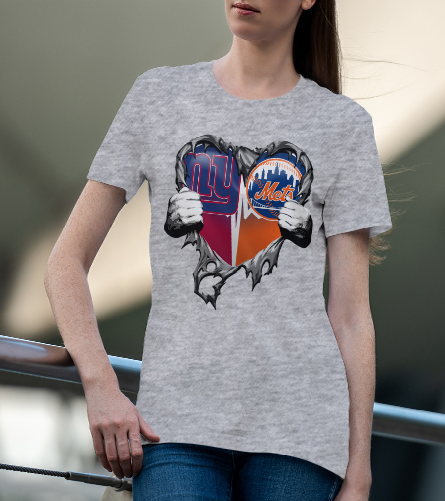 New York Giants Mets Heart Rip T-Shirt