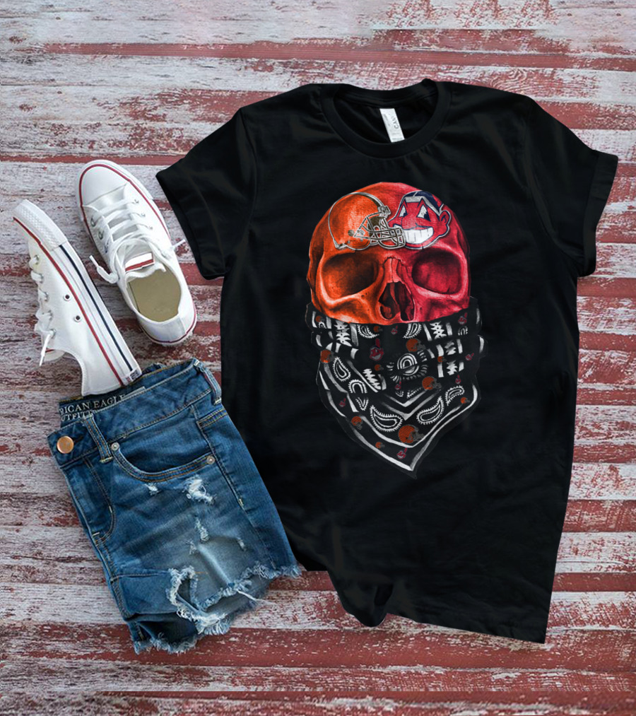 Cleveland Skull Bandana Vintage Style Sports Fan Sku T-Shirt
