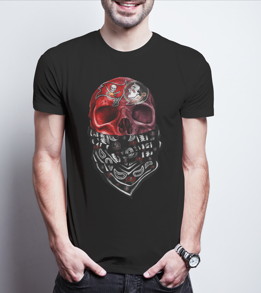 Tampa Bay Buccaneers Skull Bandana Art T-Shirt
