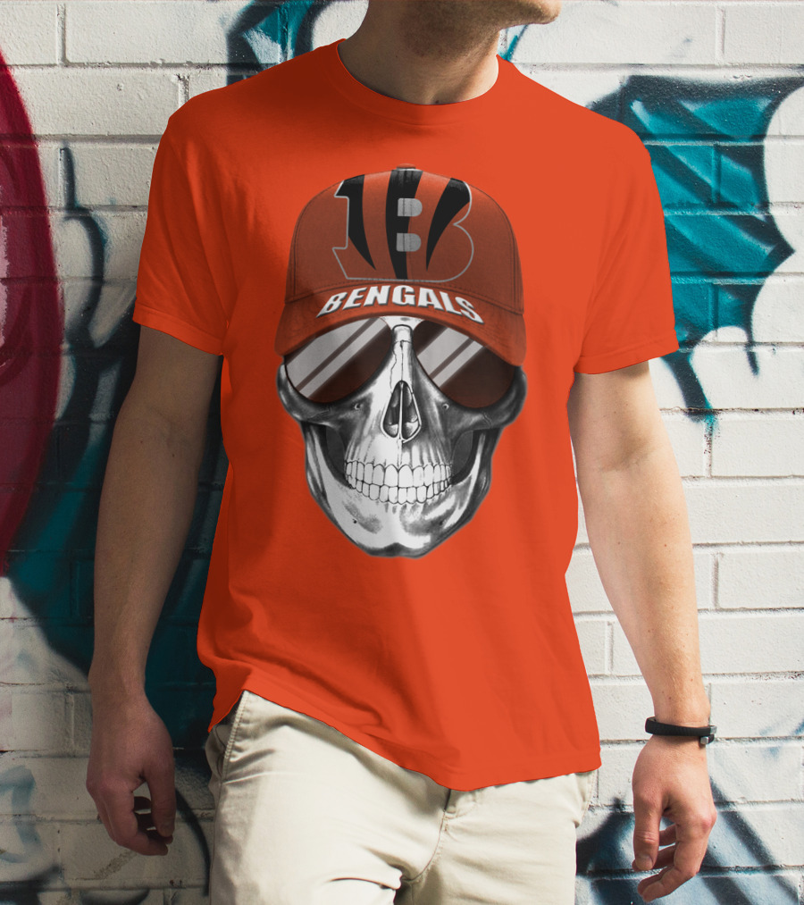 Cincinnati Bengals Skull With Cap And Mirrored Sunglasses T-Shirt