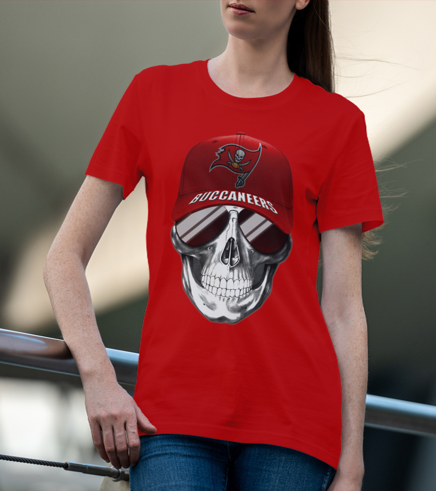 Tampa Bay Buccaneers Skull With Red Cap T-Shirt