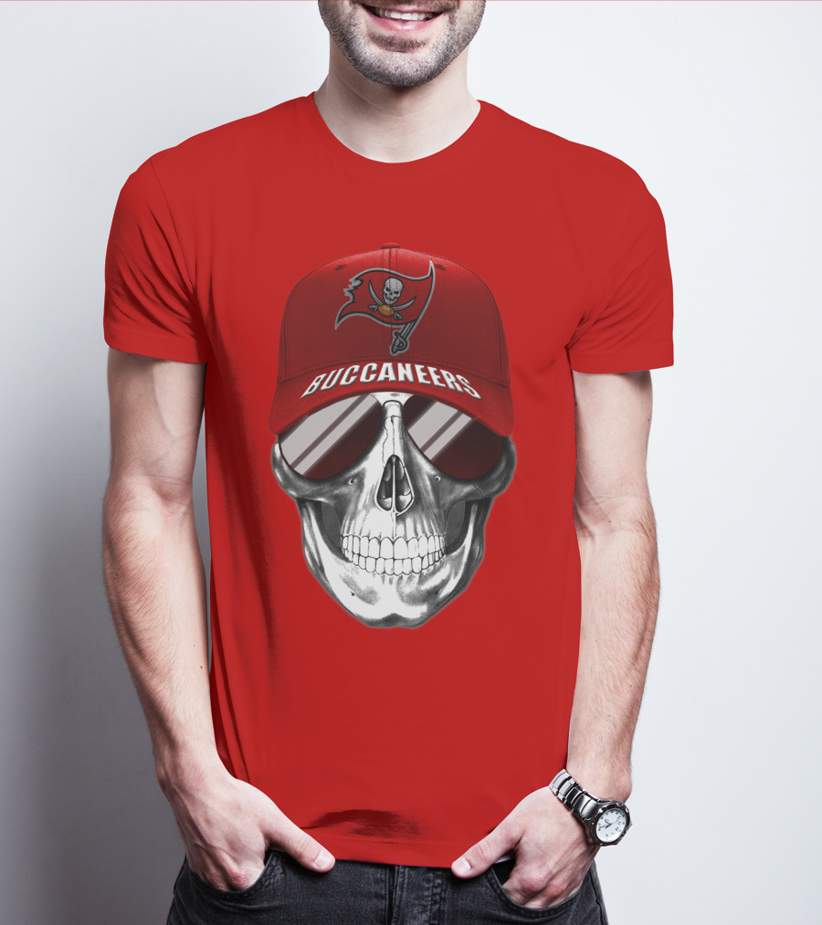 Tampa Bay Buccaneers Skull With Red Cap T-Shirt