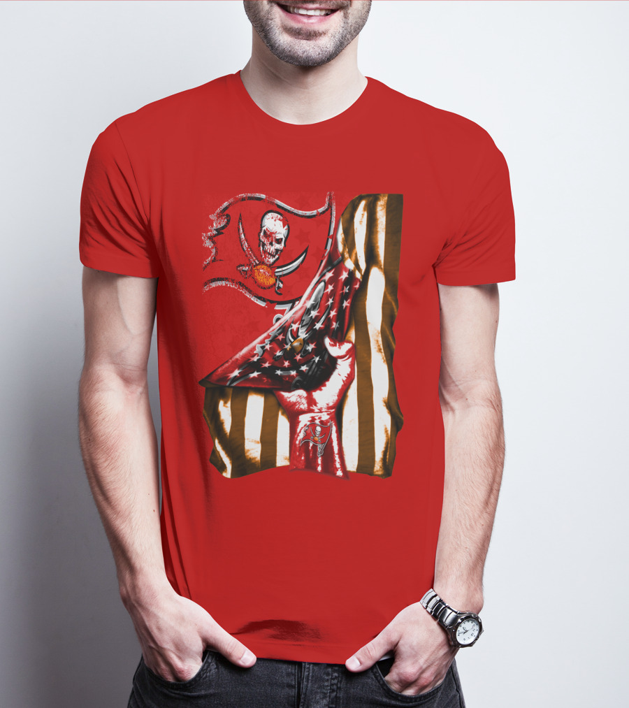 Tampa Bay Buccaneers Skull Flag And Hand With Stars And Stripes T-Shirt