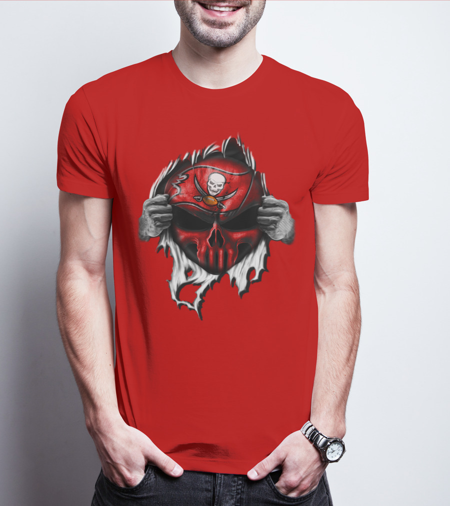 Tampa Bay Buccaneers Skull Face Peeling Back T-Shirt