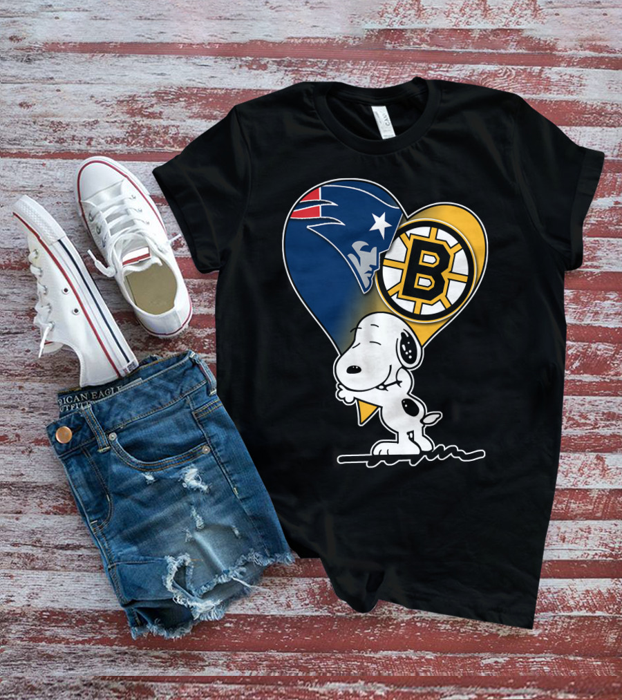 Patriots Bruins Snoopy Heart Hug T-Shirt