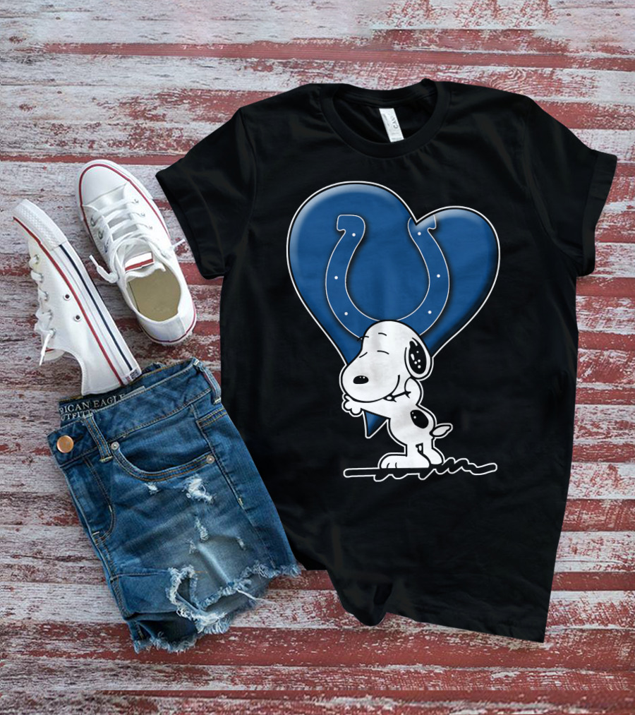 Snoopy Hugging Colts Horseshoe Heart Indianapolis Colts Snp T-Shirt