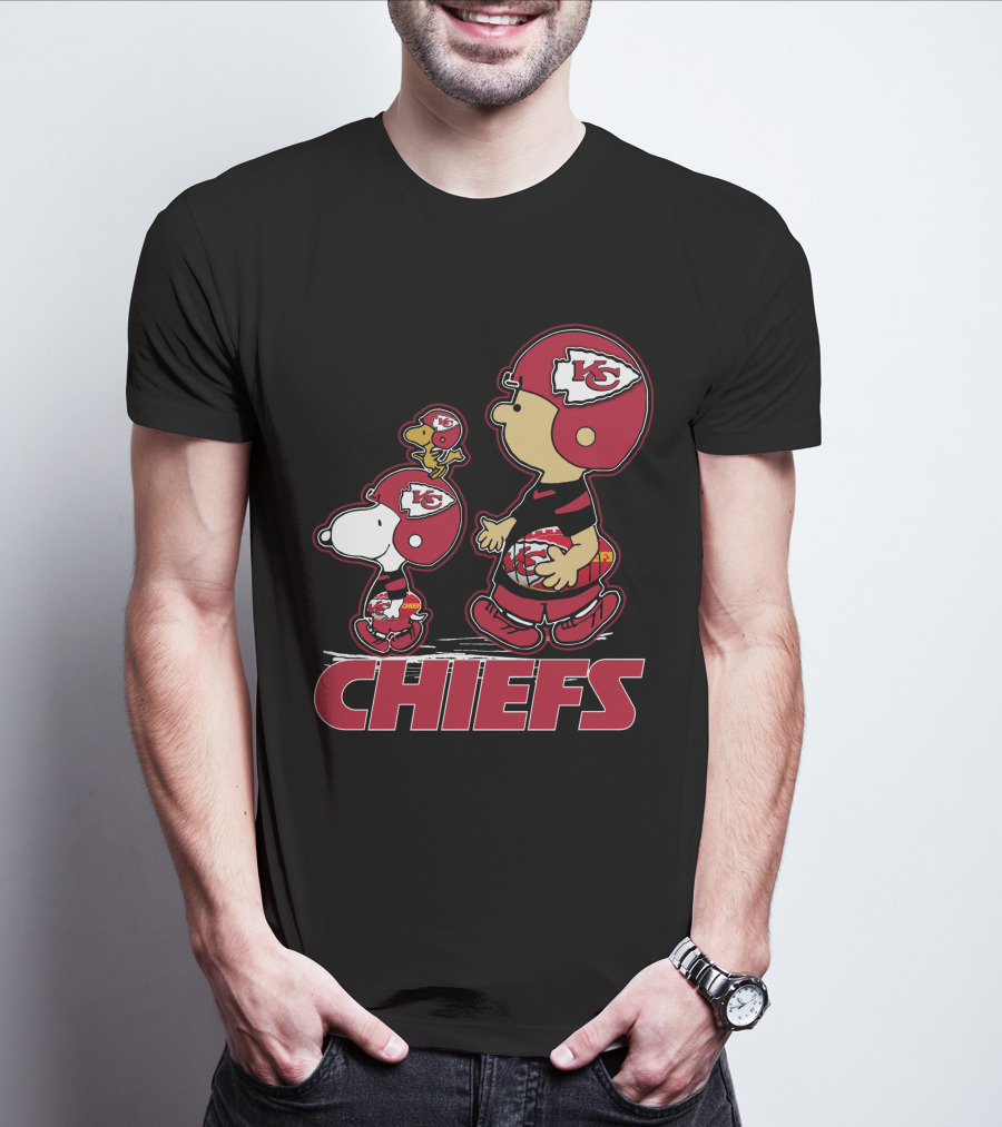 Snpfootball Kansas City Chiefs Snoopy Woodstock Helmet Charlie Brown T-Shirt