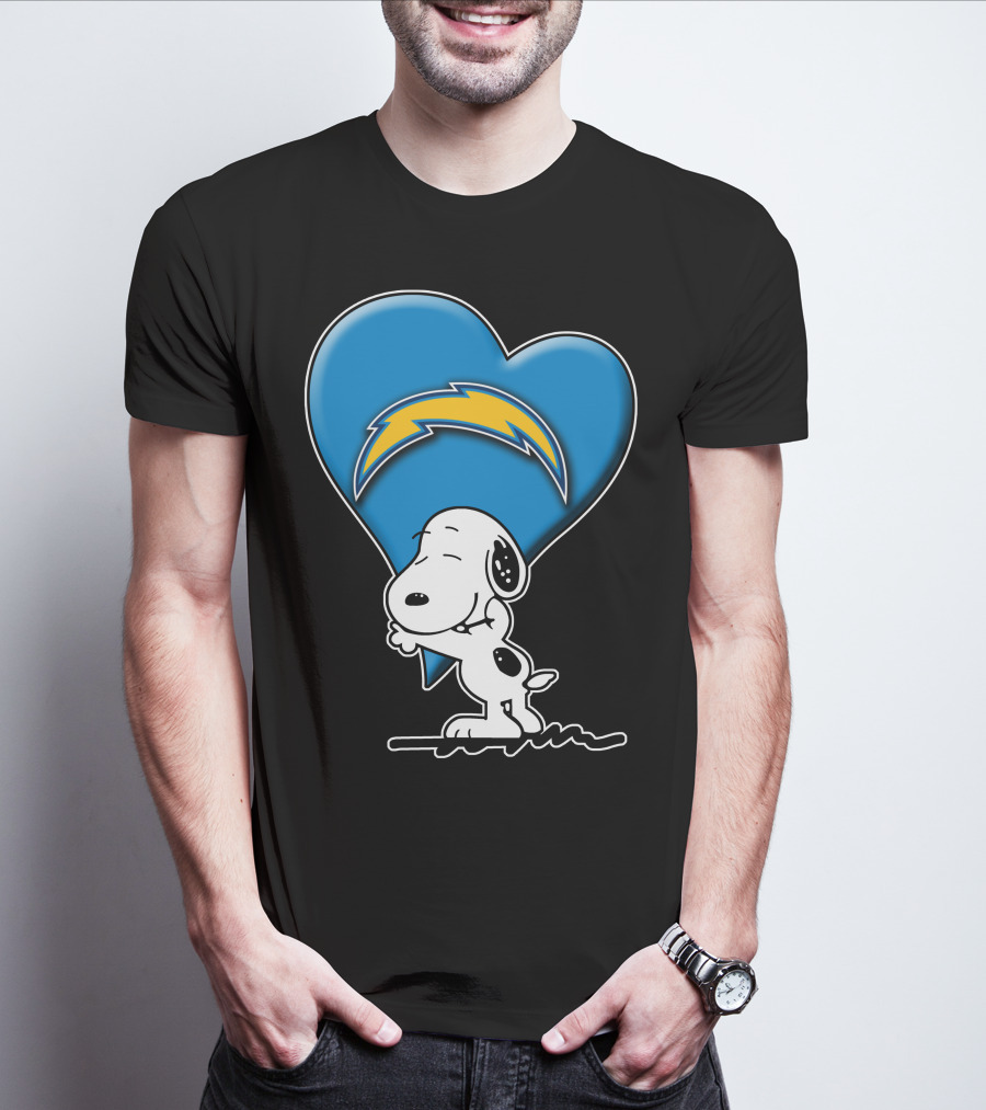 Snp V1 Los Angeles Chargers Snoopy Hugging Heart T-Shirt