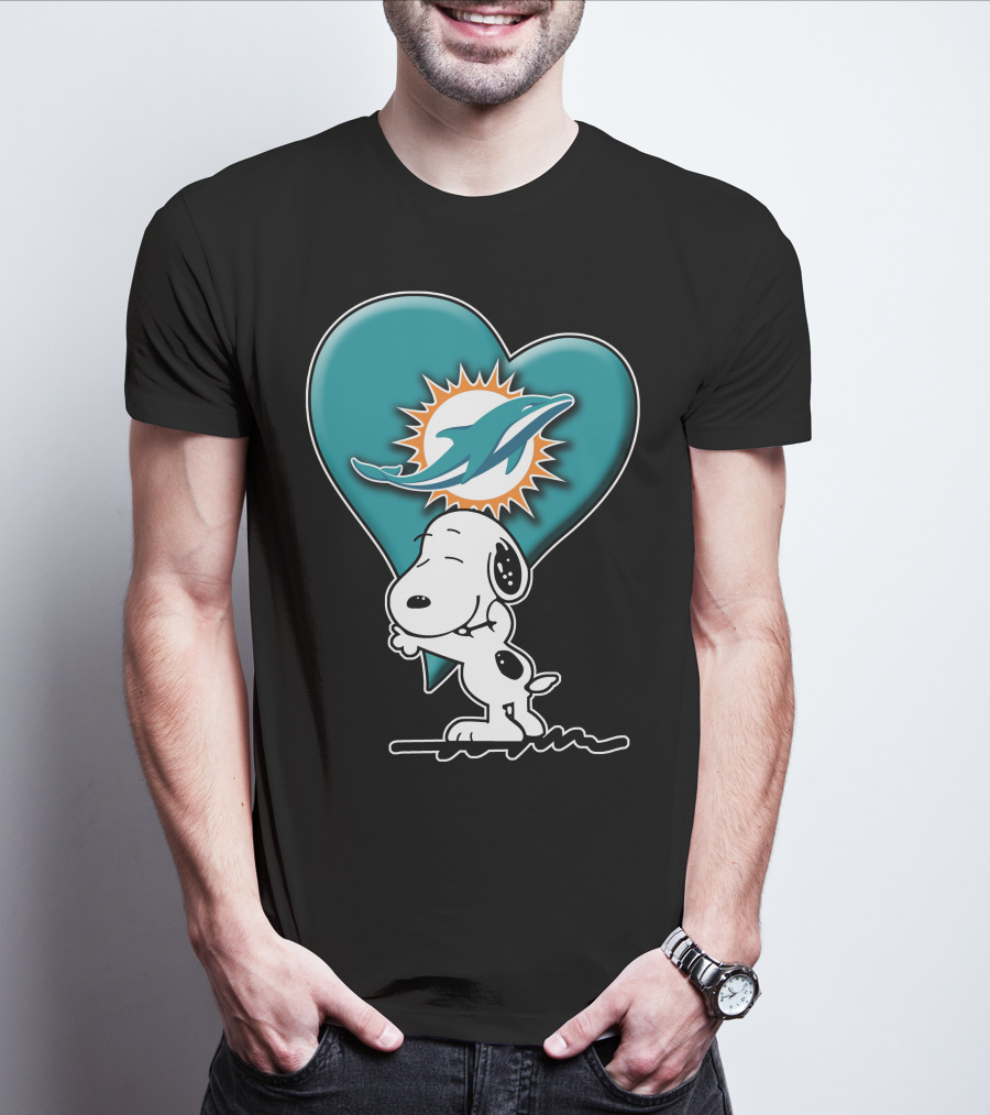 Snp V1 Snoopy Miami Dolphins Heart Hug T-Shirt