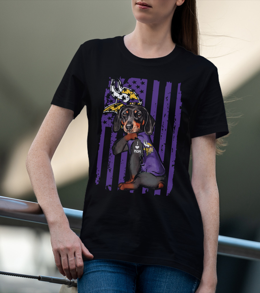 Dachshund I Love Mom Minnesota Vikings Purple Flag T-Shirt