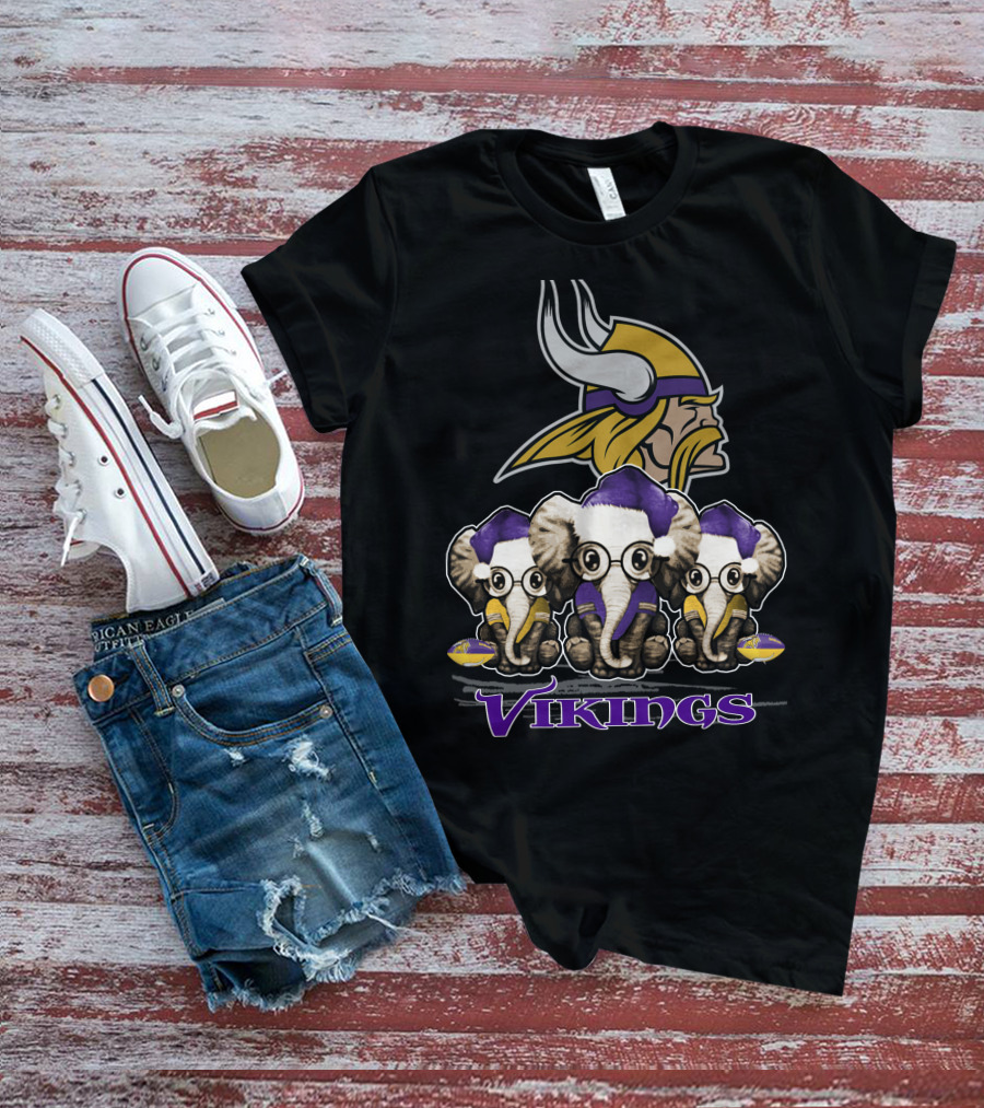 Elephan Xmas Minnesota Vikings Santa Hat Football T-Shirt