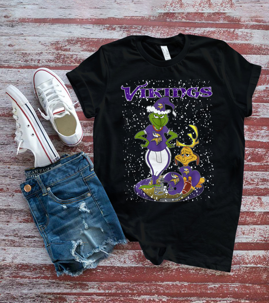 Grinchxmas Minnesota Vikings Football Holiday Scene T-Shirt