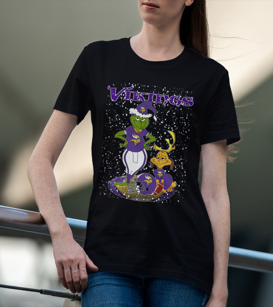 Grinchxmas Minnesota Vikings Football Holiday Scene T-Shirt