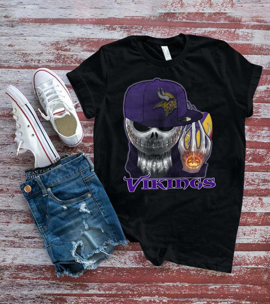 Vikings Skull With Pumpkin And Football In Purple Hat T-Shirt