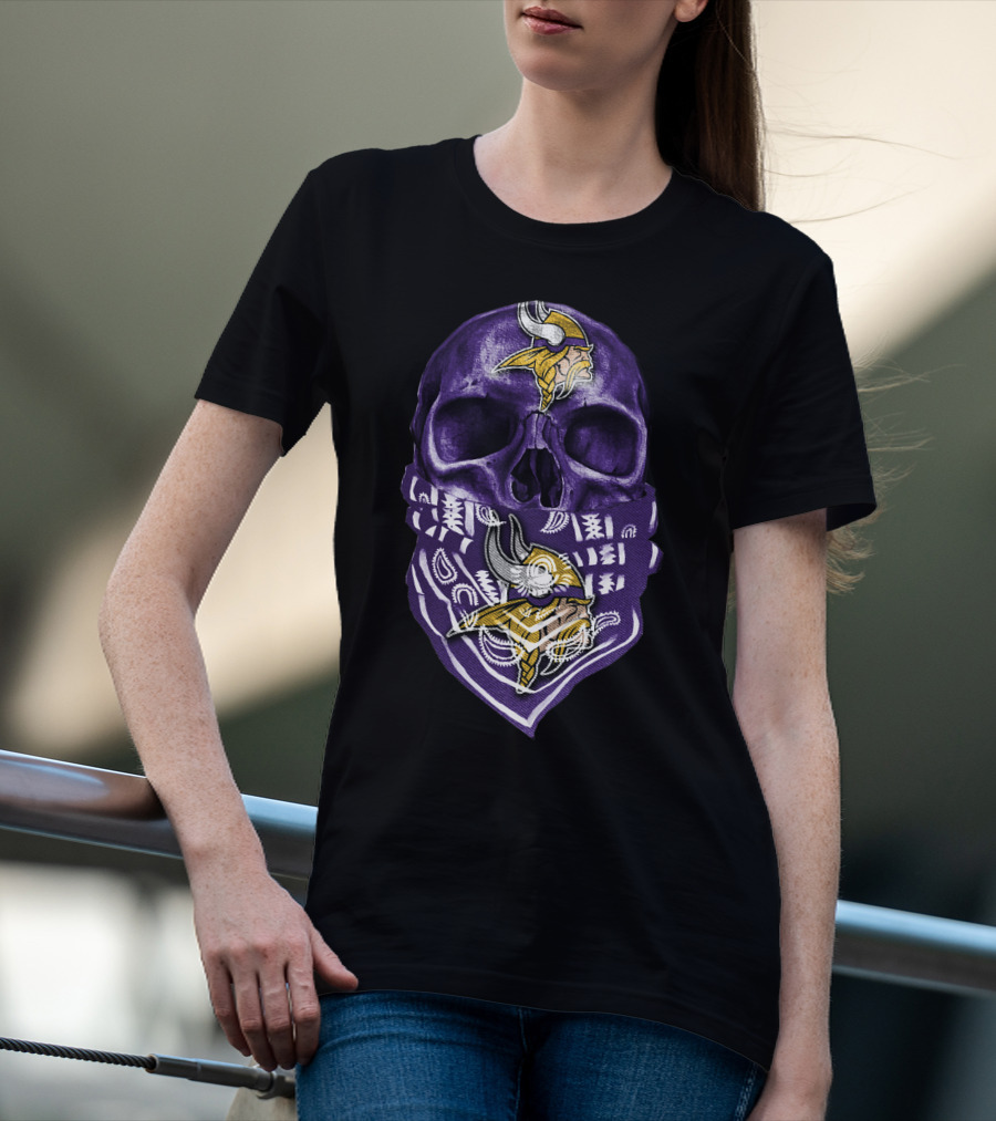 Skull Purple Bandana Minnesota Vikings NFL Football Team T-Shirt