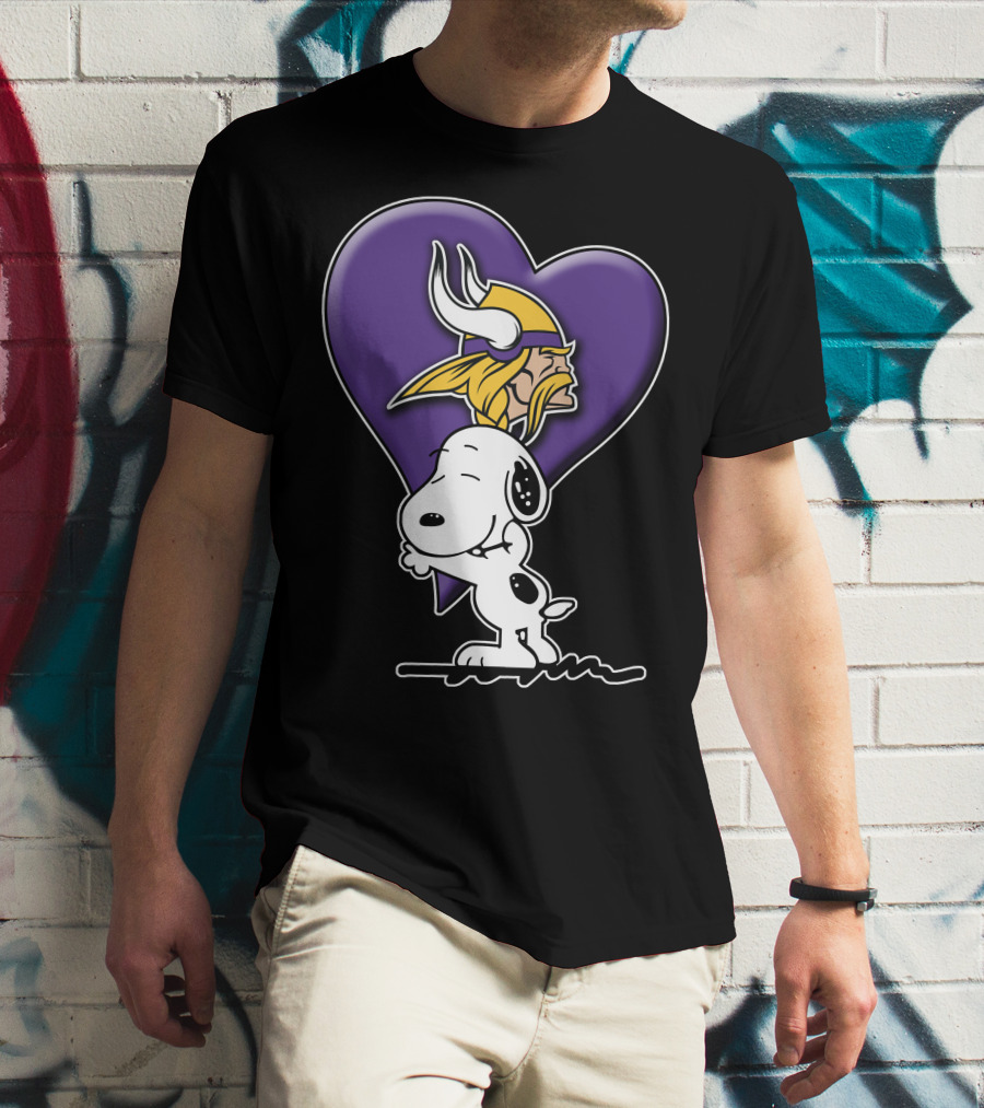 Snoopy Hugging Heart Minnesota Vikings T-Shirt