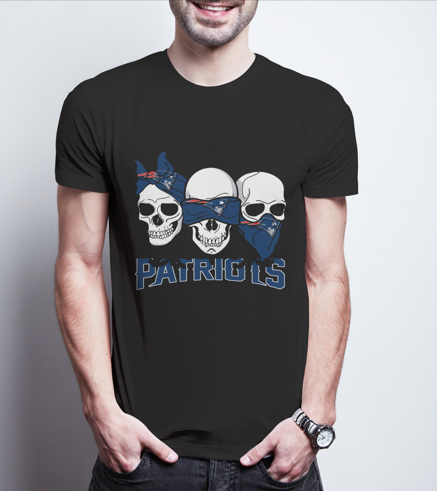 Patriots Skulls Three New England Helmets T-Shirt