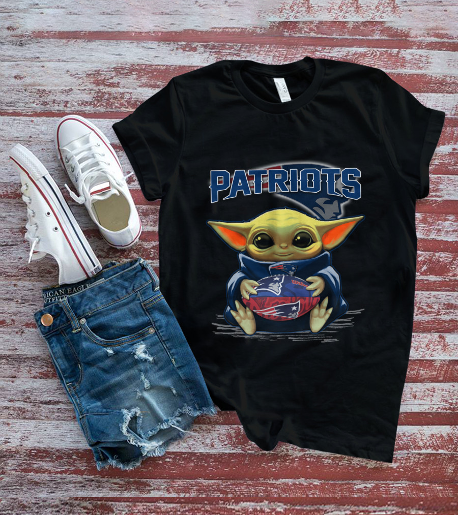 Patriots Baby Yoda With New England Football T-Shirt