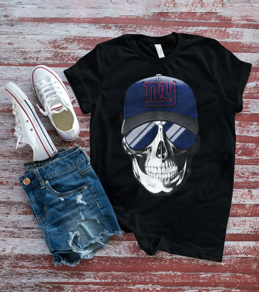 Skull V7 NY Giants Baseball Cap And Sunglasses T-Shirt