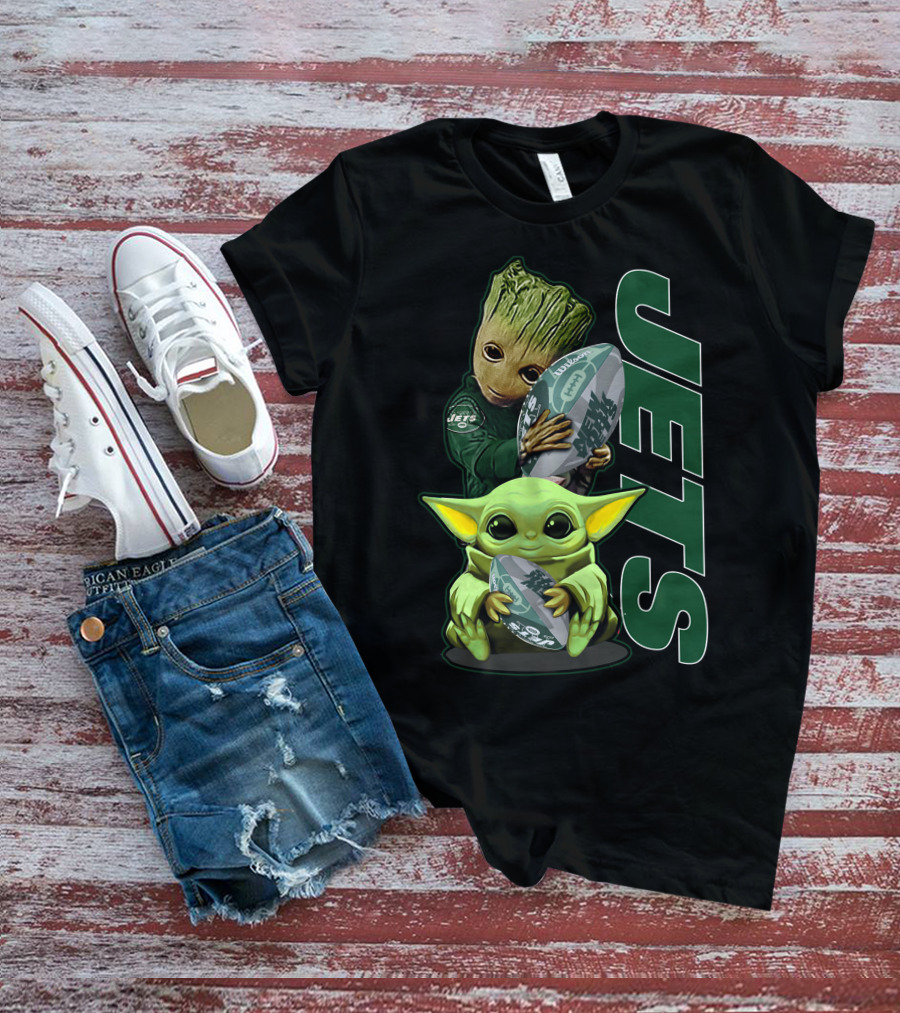 Grzd New York Jets Baby Groot And Baby Yoda With Football T-Shirt