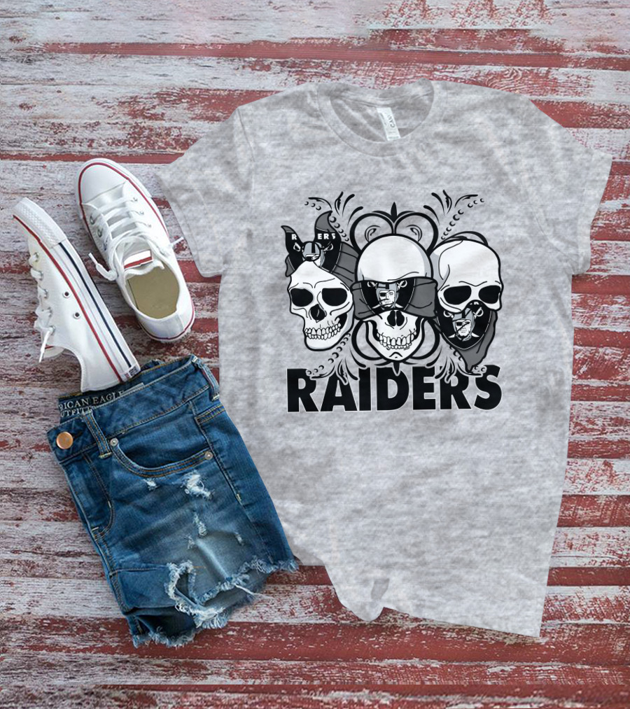 3 Skull Raiders T-Shirt