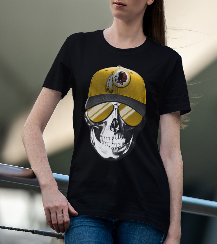Skull V7 Washington Redskins Hat And Sunglasses T-Shirt