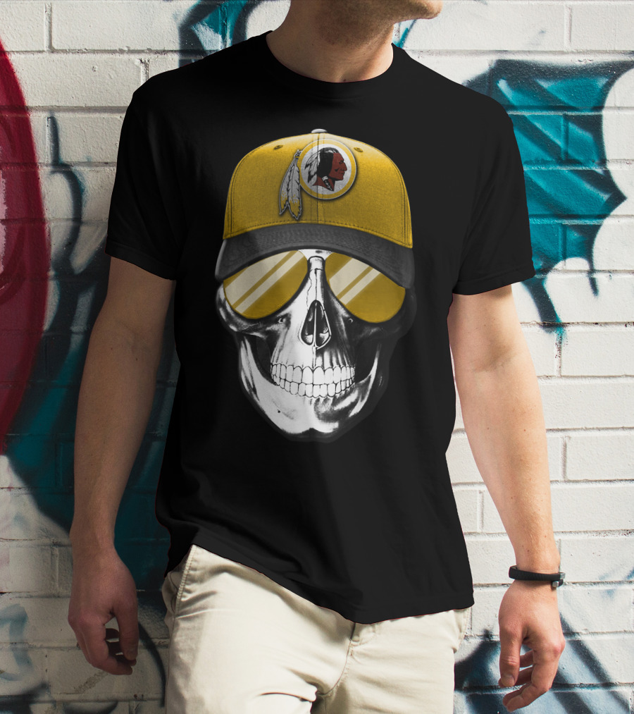 Skull V7 Washington Redskins Hat And Sunglasses T-Shirt