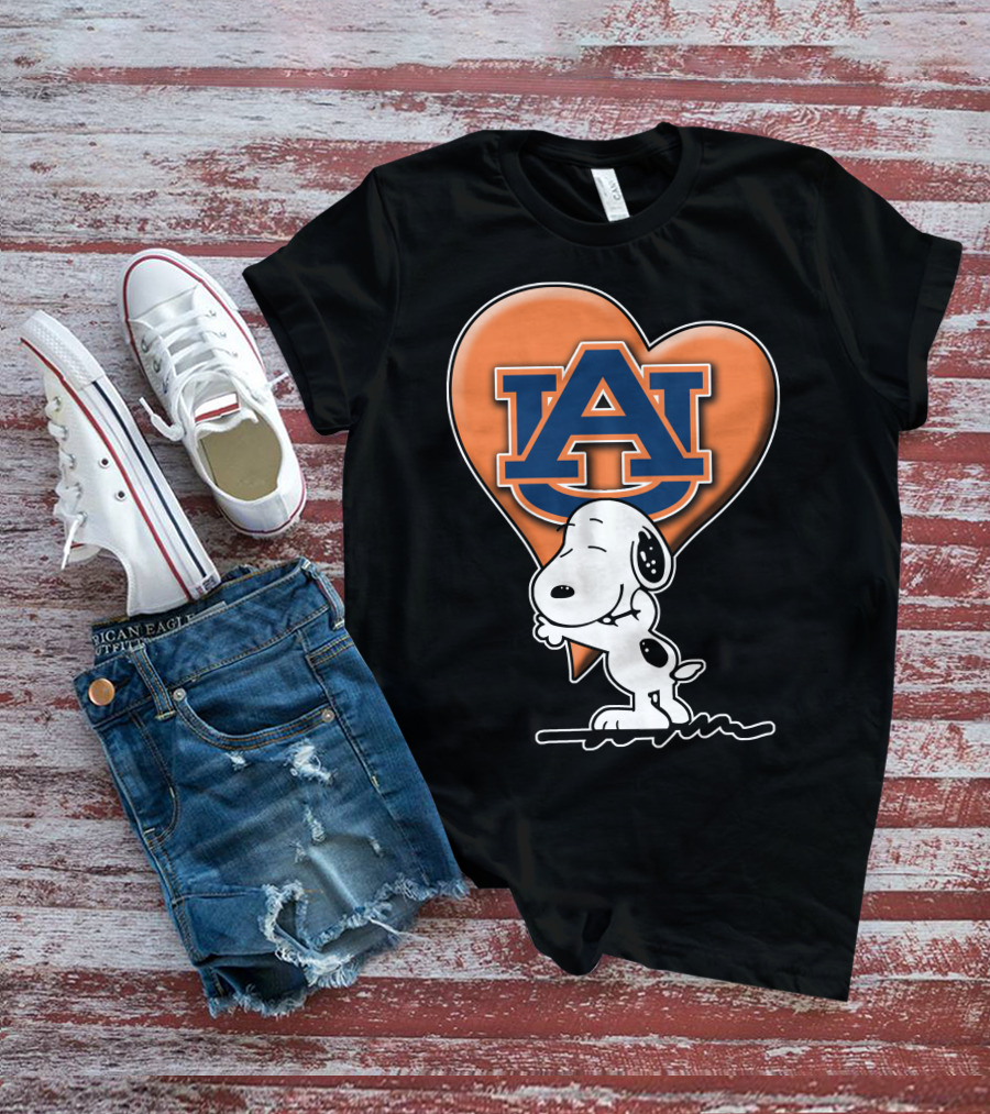 Snoopy Hugging Auburn Tigers Heart T-Shirt