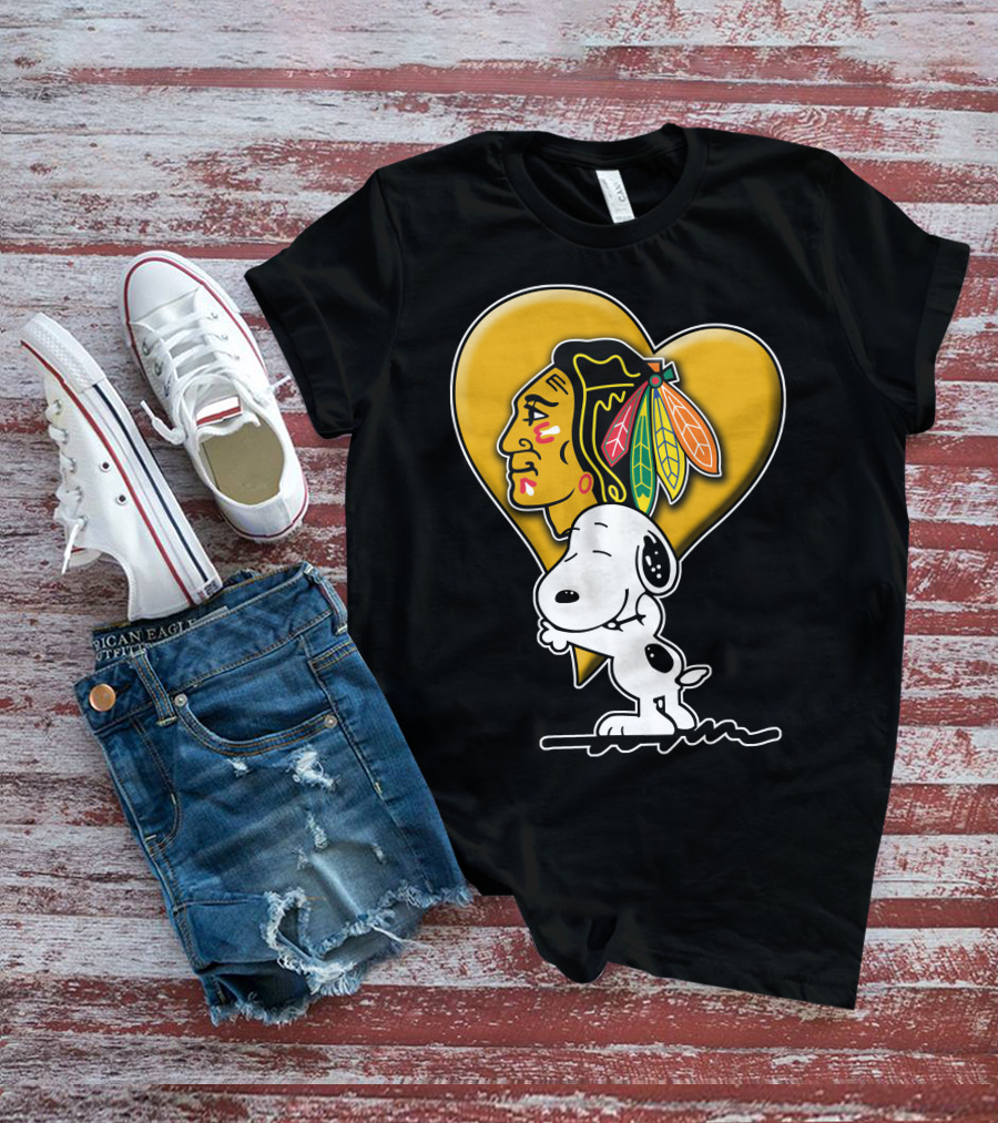 Snoopy Hugging Chicago Blackhawks Heart T-Shirt