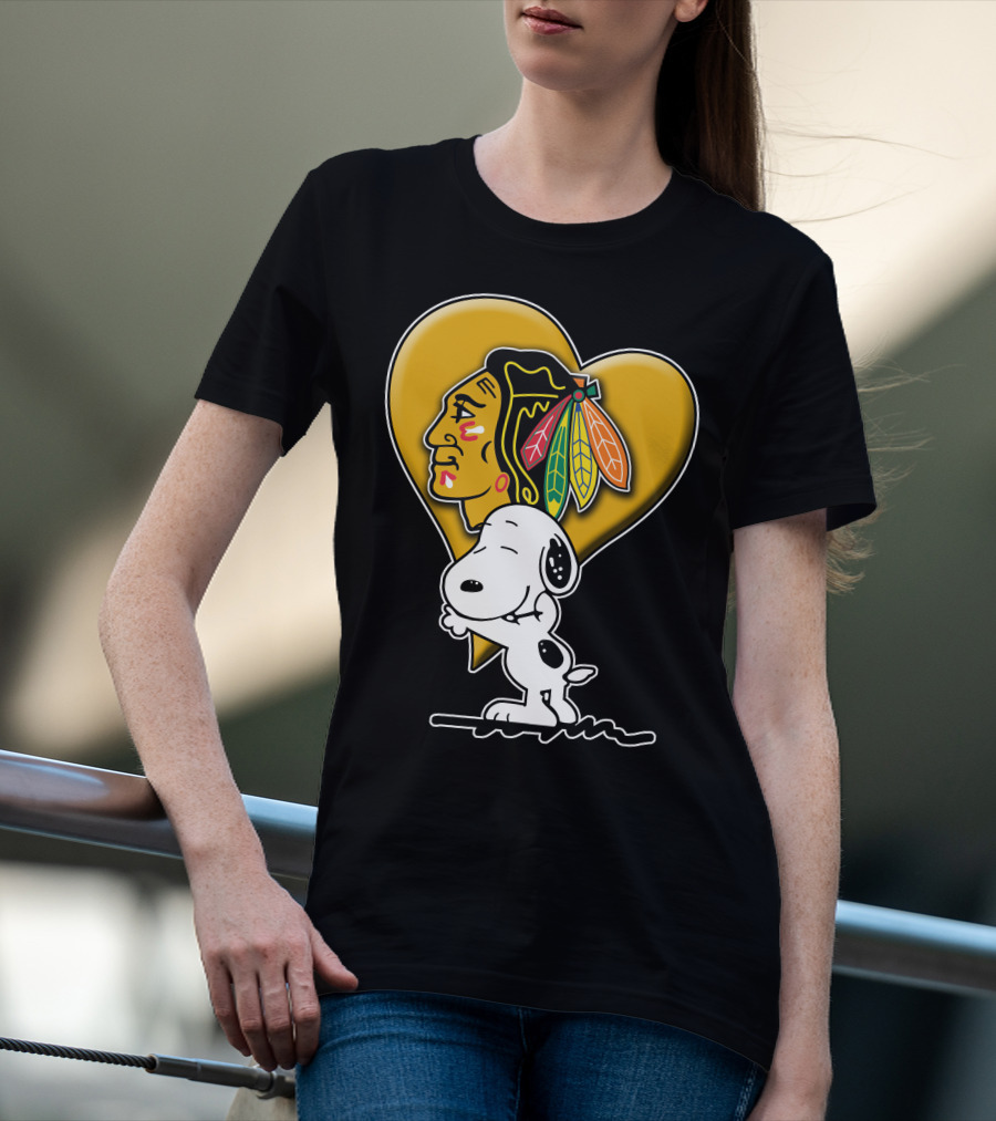 Snoopy Hugging Chicago Blackhawks Heart T-Shirt