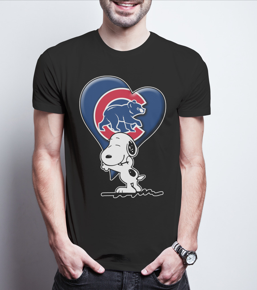 Snp V1 Chicago Cubs Snoopy Heart Hug T-Shirt