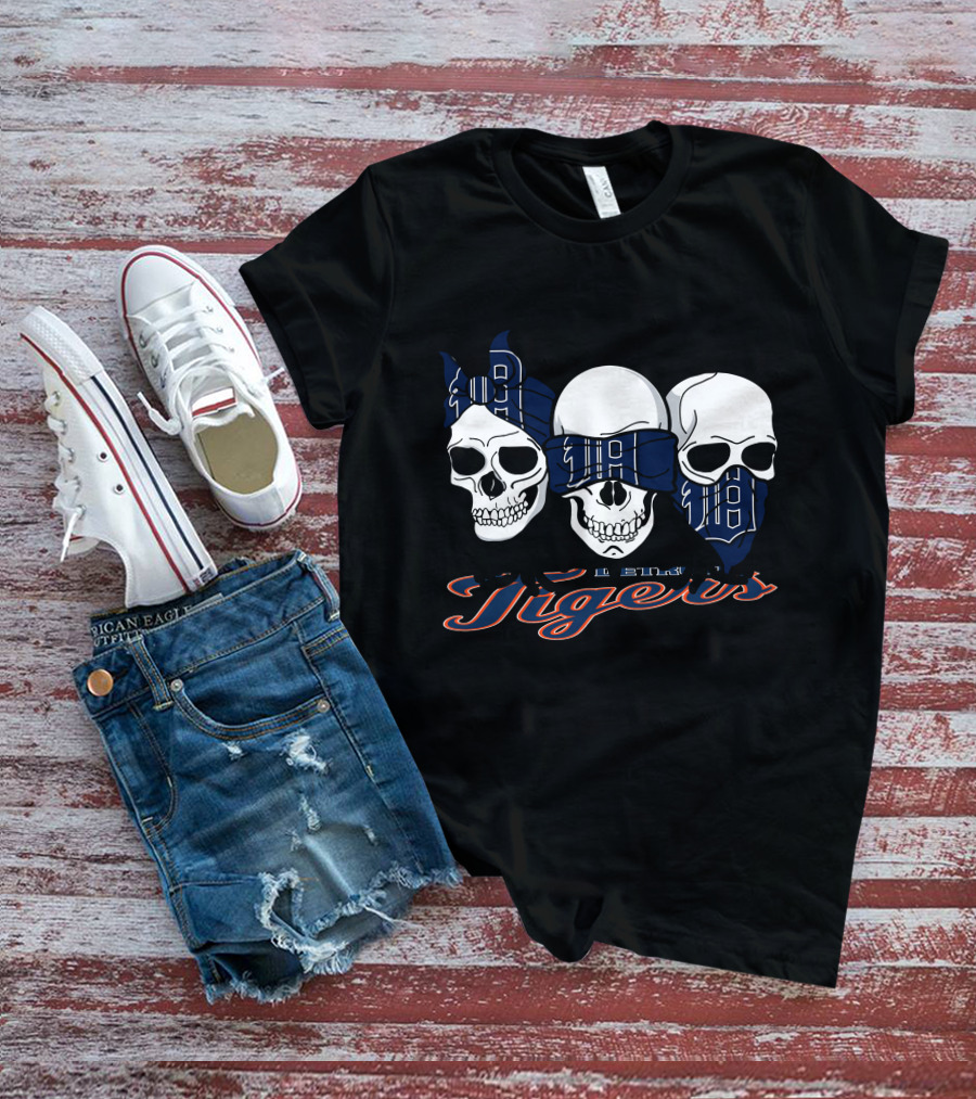 Detroit Tigers 3 Skull Pattern With Bandanas And Typography T-Shirt