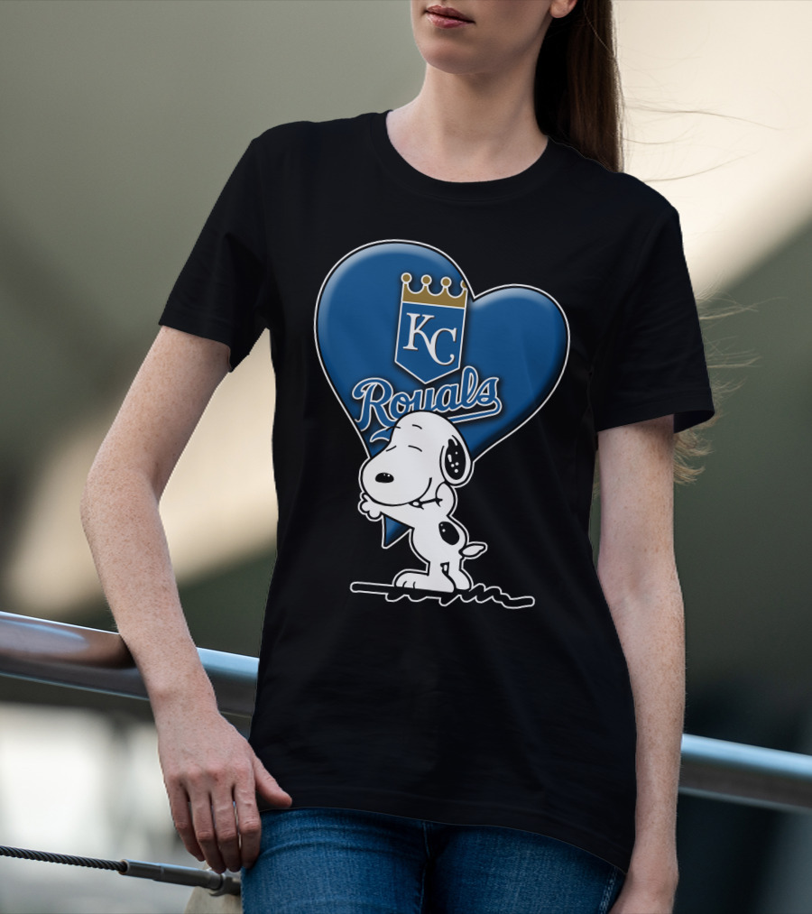 Snoopy Hugging Heart Kc Royals T-Shirt