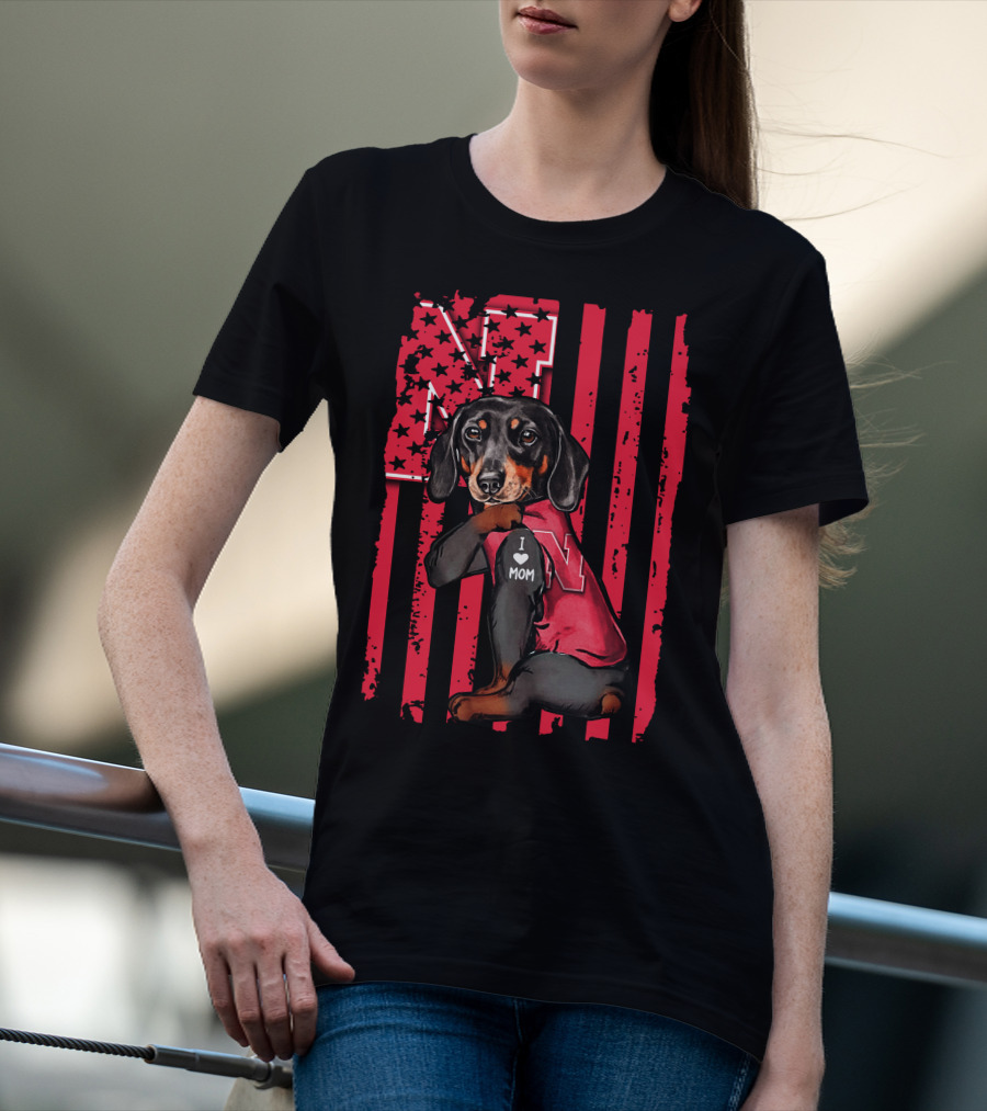 Dachshund I Love Mom Nebraska Cornhuskers USA Flag T-Shirt