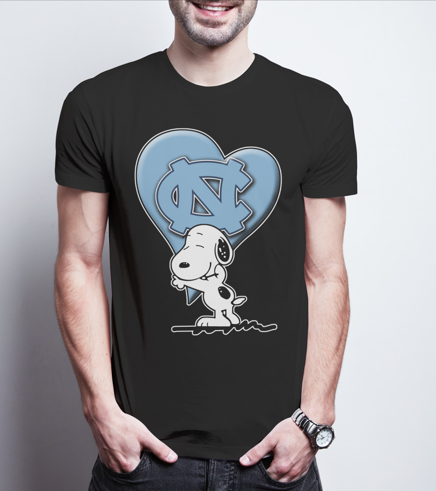 Snoopy Hugging North Carolina Tar Heels Logo Heart T-Shirt