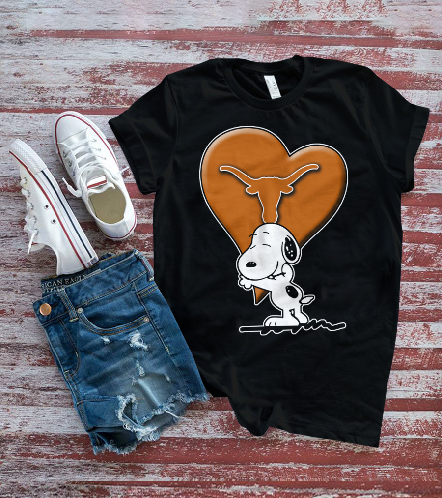 Snoopy Love Texas Longhorns Heart Snoopy Hug T-Shirt