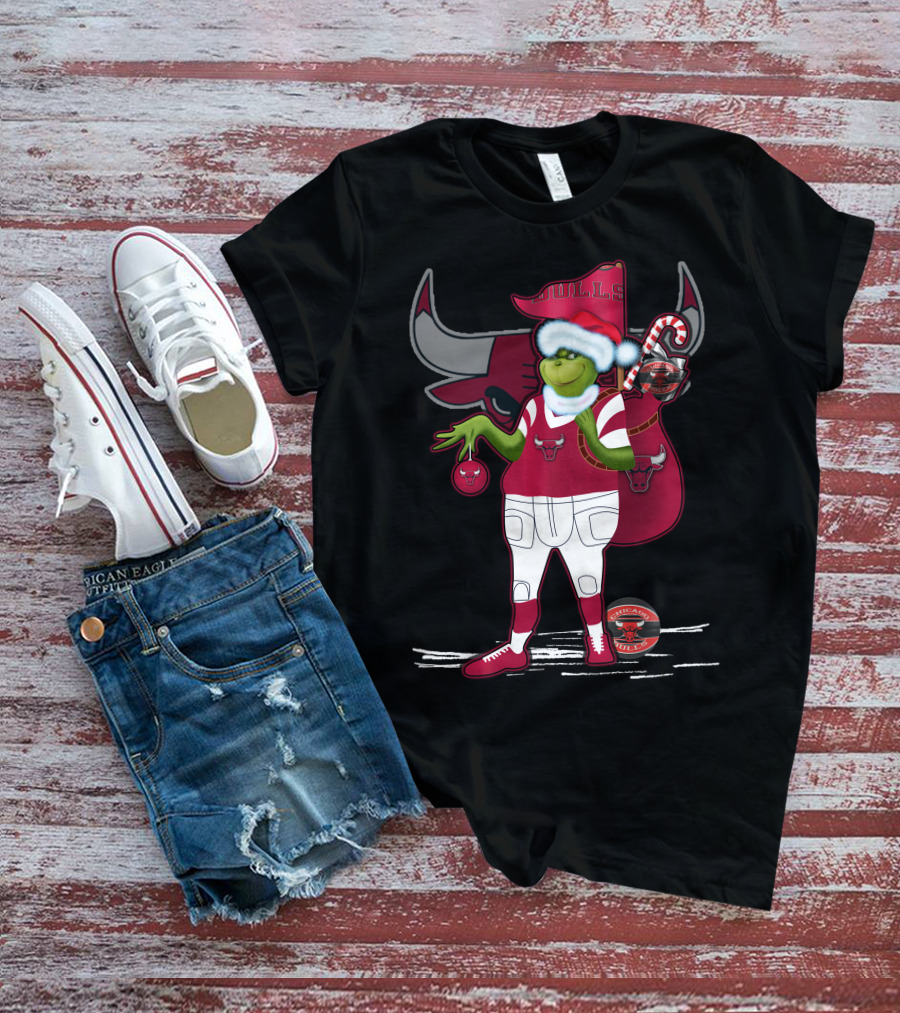 Grinchxmas Chicago Bulls Holiday Character With Santa Hat And Candy Cane T-Shirt