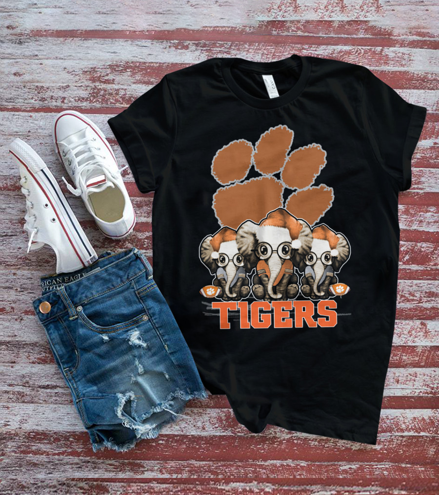 Clemson Tigers Christmas Elephants In Santa Hats With Paw Prints T-Shirt