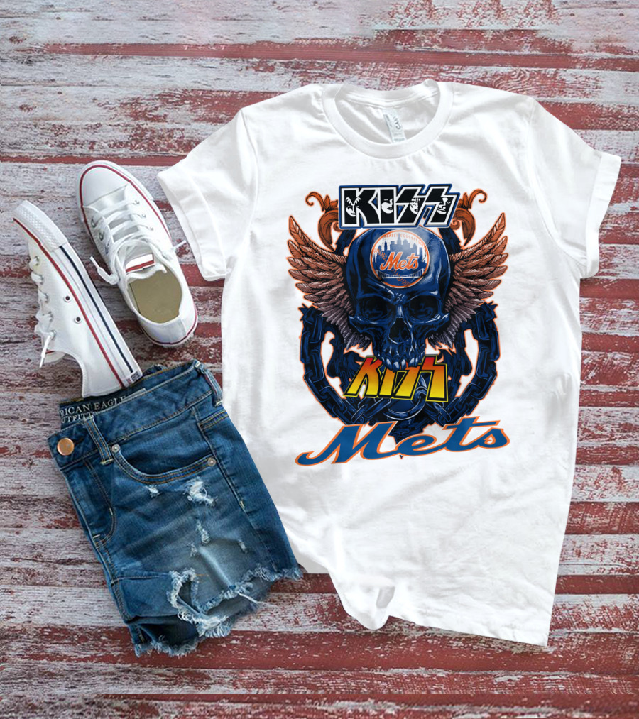 Kiss Mets Skull With Wings And Chain T-Shirt