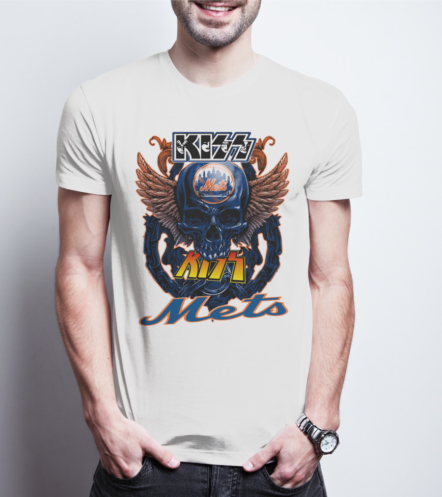 Kiss Mets Skull With Wings And Chain T-Shirt