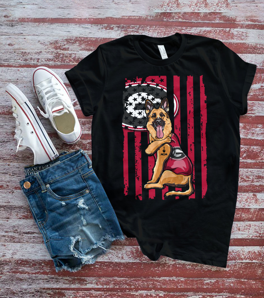 German Shepherd Georgia Bulldogs I Love Mom With Flag Background T-Shirt