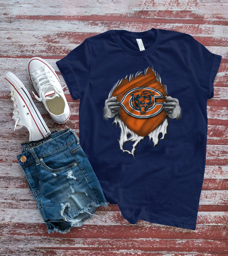 Torn CHICAGO BEARS Logo With Rip Effect Hands T-Shirt