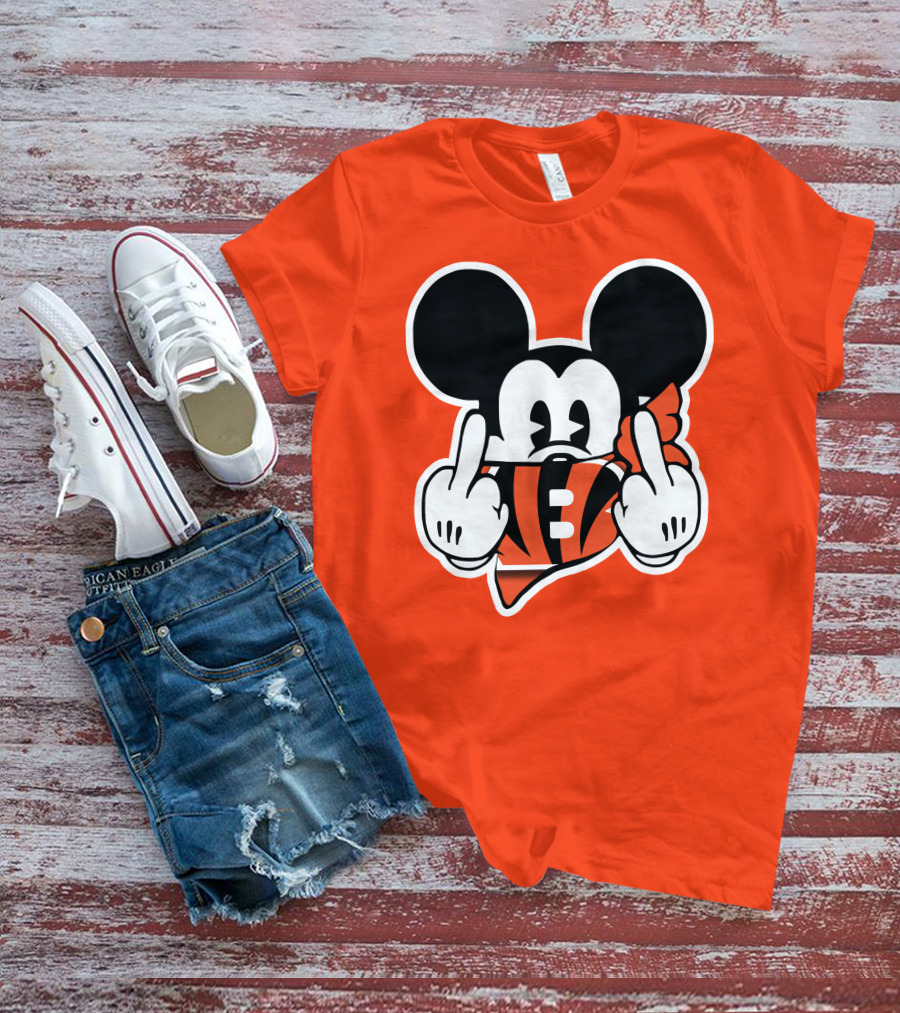 Cincinnati Bengals 29 Mickey Mouse Football Fan Gesture T-Shirt