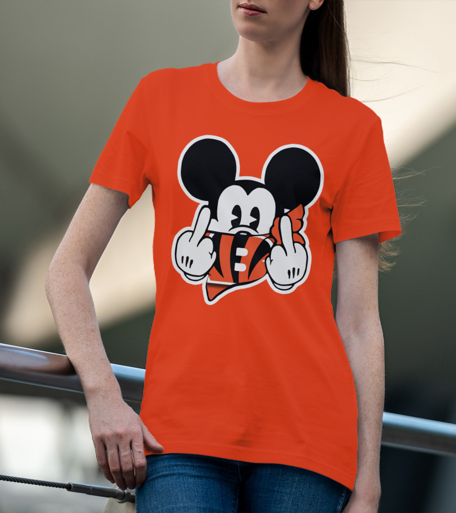 Cincinnati Bengals 29 Mickey Mouse Football Fan Gesture T-Shirt
