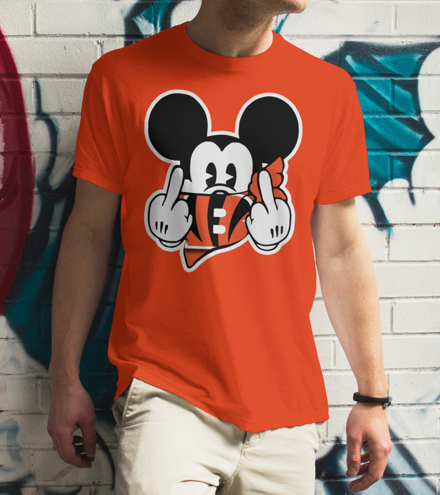 Cincinnati Bengals 29 Mickey Mouse Football Fan Gesture T-Shirt