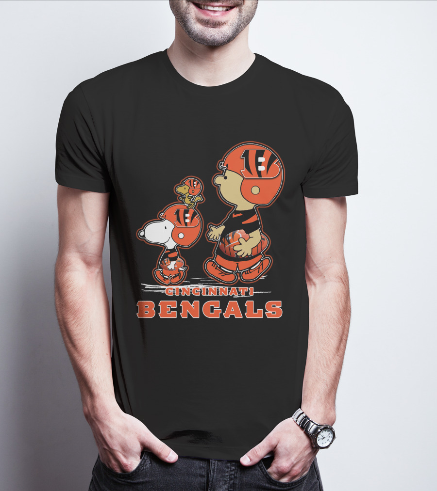 CINCINNATI BENGALS PEANUTS FOOTBALL CHARACTERS T-Shirt