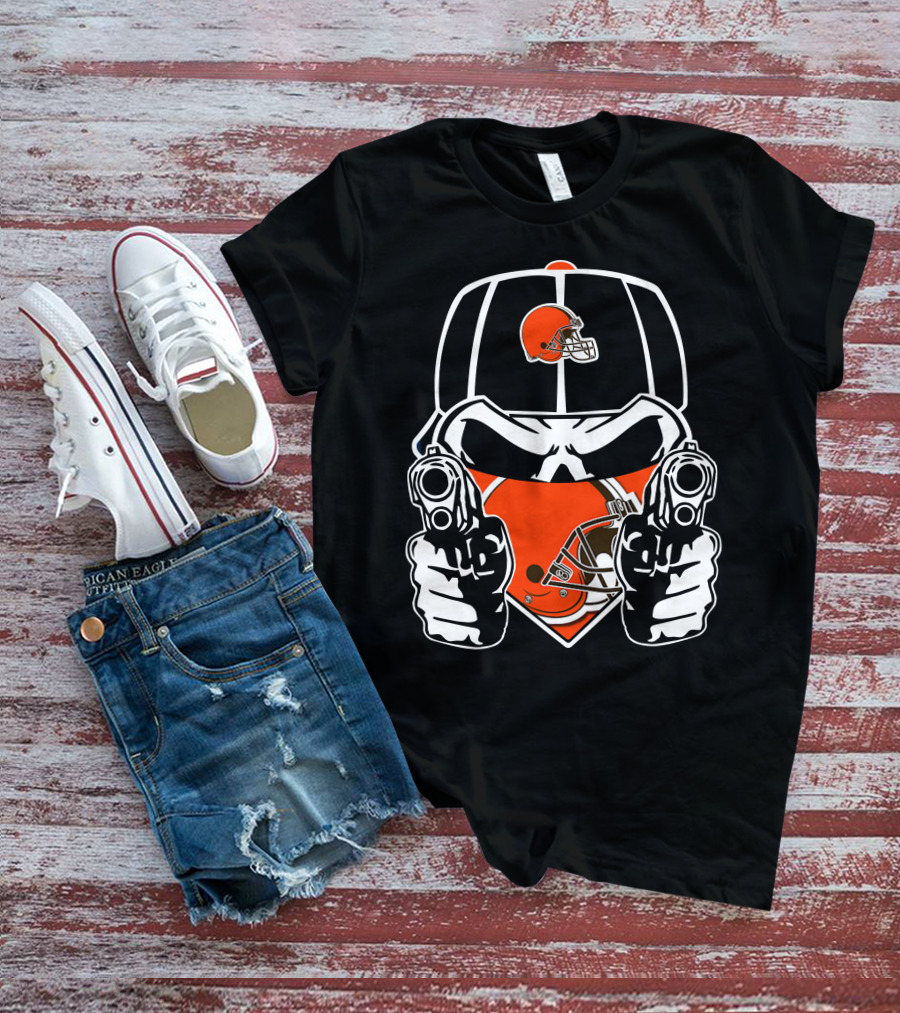 Cleveland Browns Helmet And Dual Pistols T-Shirt