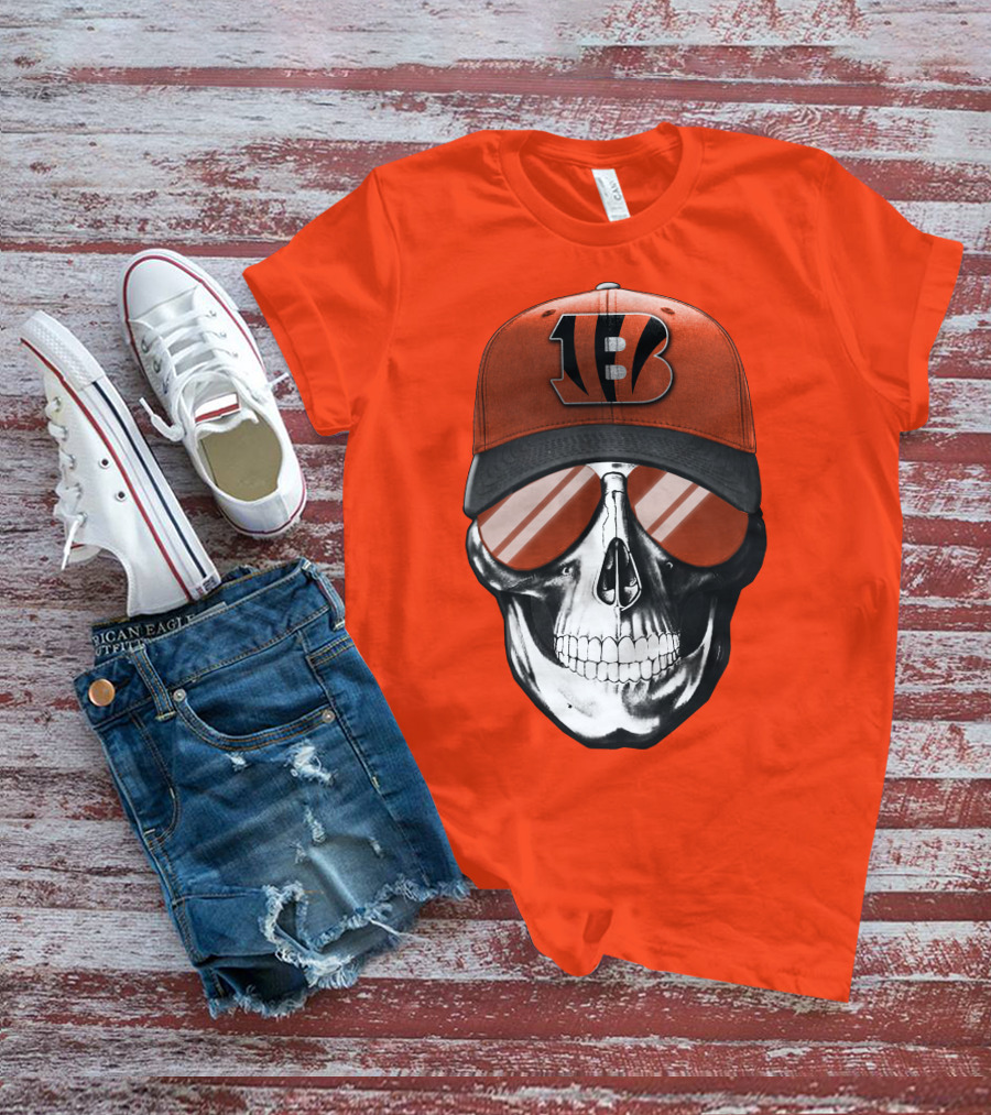 Cincinnati Bengals Skull With Team Logo Hat And Sunglasses T-Shirt