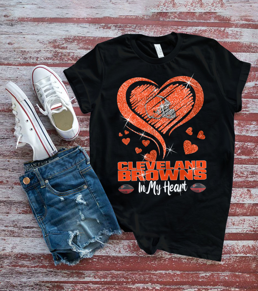 CLEVELAND BROWNS In My Heart Sparkling Helmet And Hearts T-Shirt