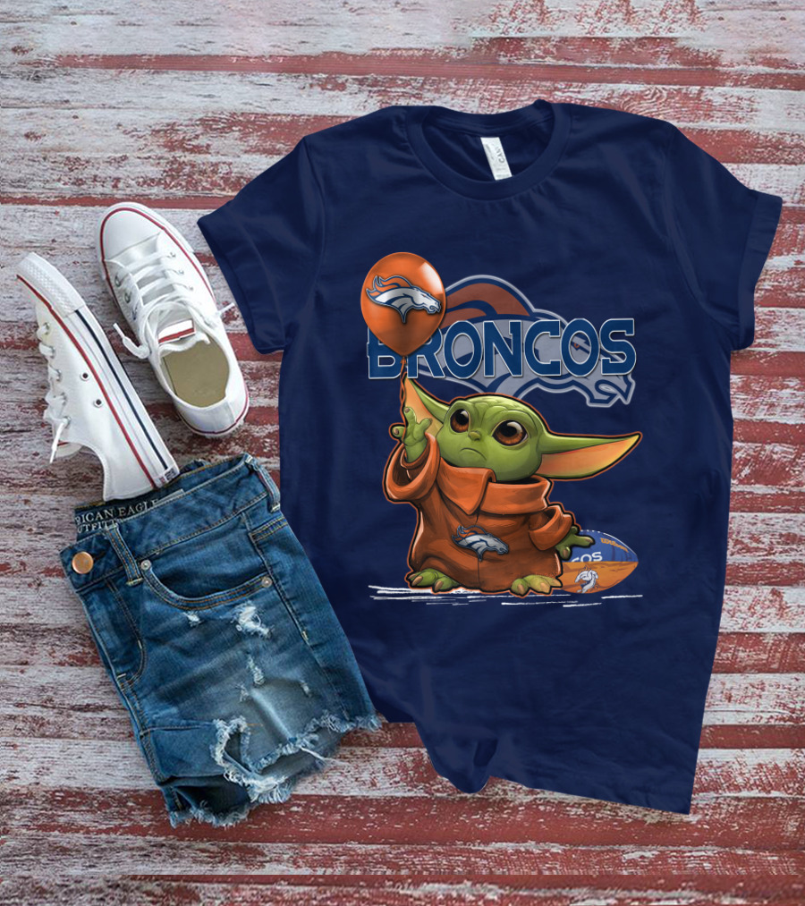 Yoda V1 Denver Broncos Alien Holding Balloon And Football T-Shirt